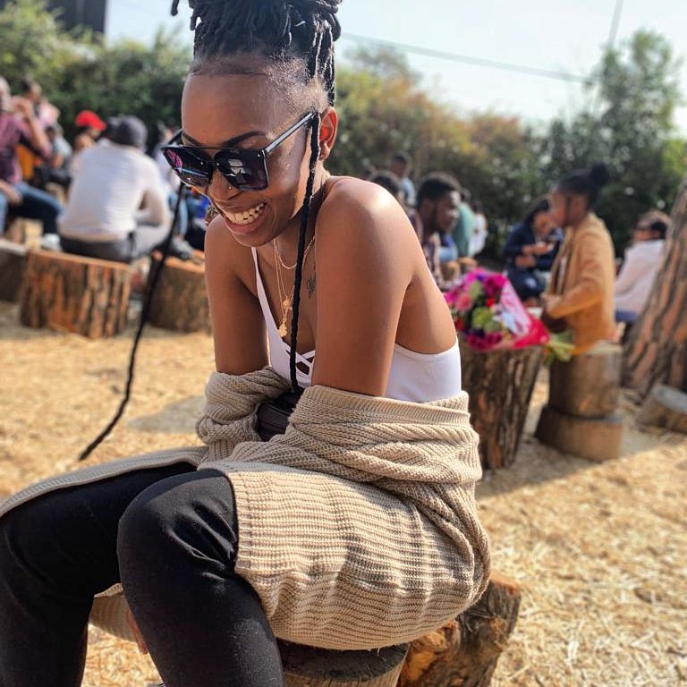 Koeks_Koketso's tweet photo. @FourwaysFarmers Sunday well spended 🌻🐝🍯 https://t.co/5TCyrfZ9u8