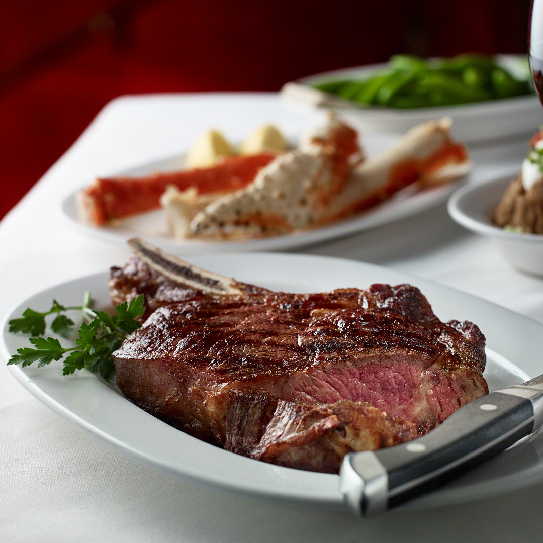 GothamVancouver's tweet photo. Name a better way to end your week than a sumptuous #SundayDinner? #ribsteak #primebee https://t.co/Fp0alEAWt8