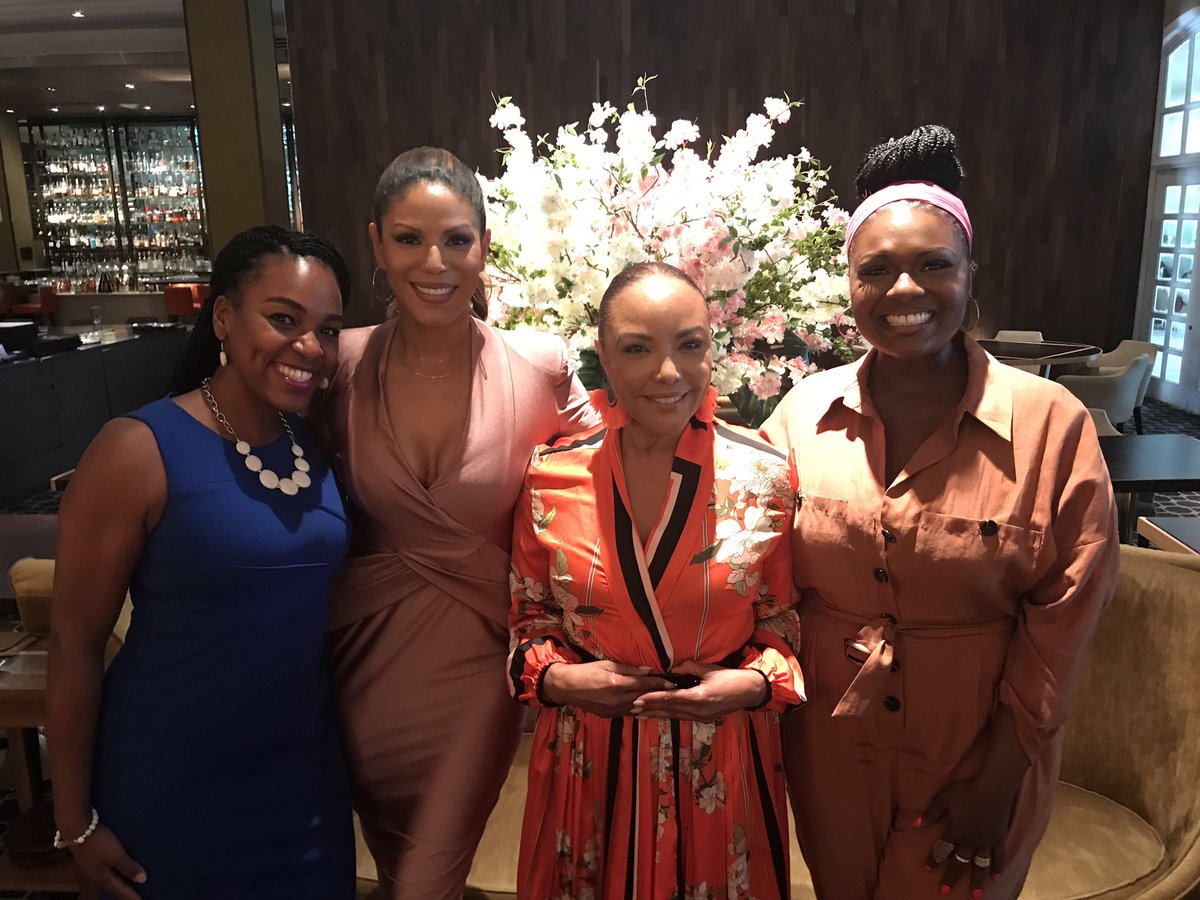 Danielle Lewis tweet media