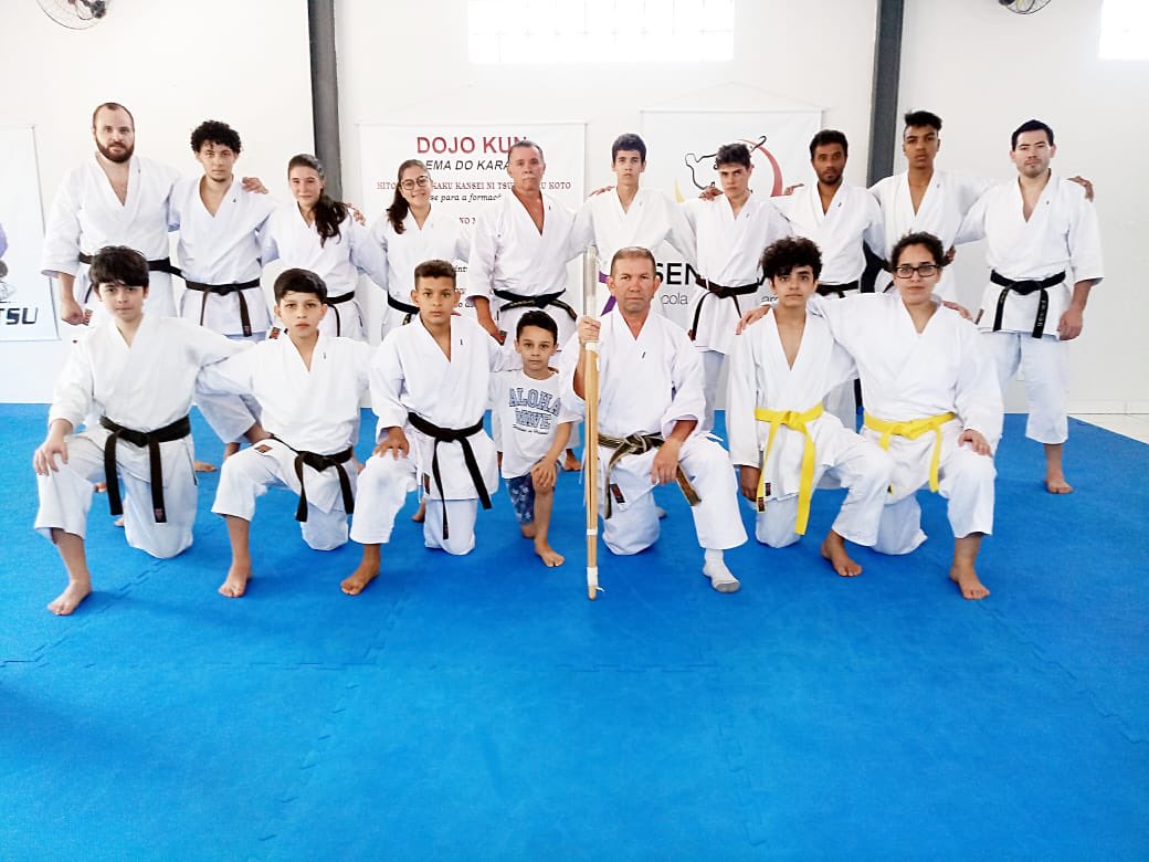 senkikanbrasil's tweet photo. Treino de sábado e competição interna.
Parabéns Fernando Ferrari 🥋🤛🏻
#karate #shotokan #tradicional #jka #fpktradicional #cbkt #itkf #kata #kumite #artesmarciais #martialarts #budo #karateforlife #cidadedutra #interlagos #interlagossp #interlagoscity https://t.co/bCRsEqot7e