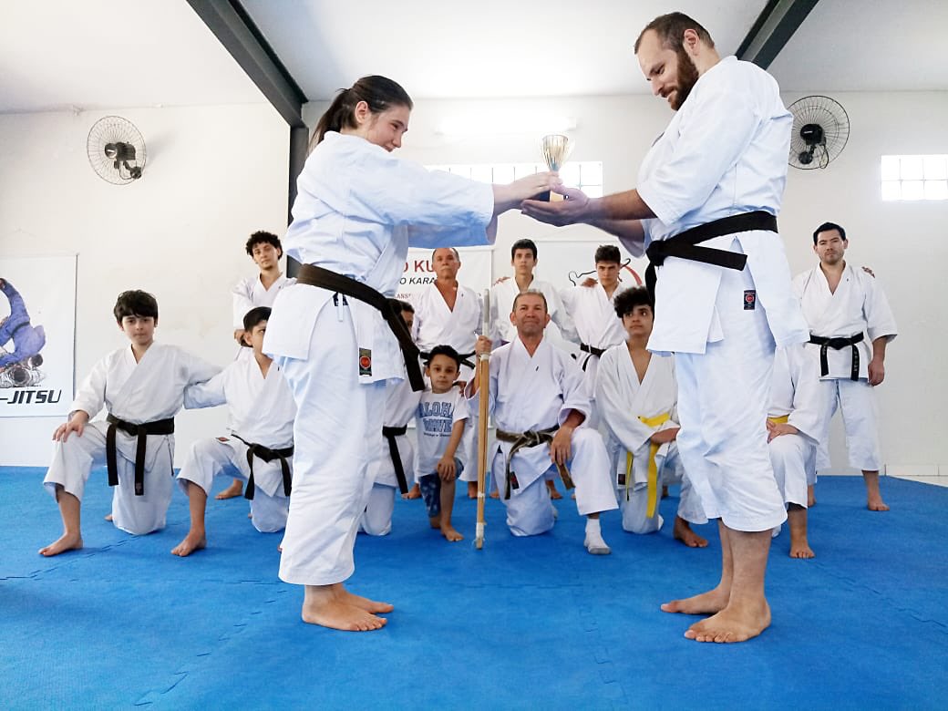 senkikanbrasil's tweet photo. Treino de sábado e competição interna.
Parabéns Fernando Ferrari 🥋🤛🏻
#karate #shotokan #tradicional #jka #fpktradicional #cbkt #itkf #kata #kumite #artesmarciais #martialarts #budo #karateforlife #cidadedutra #interlagos #interlagossp #interlagoscity https://t.co/bCRsEqot7e