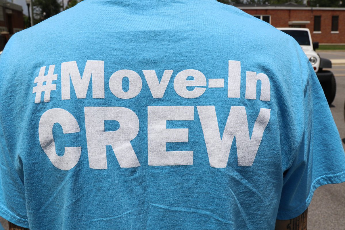 ECCC_MS's tweet photo. Scenes from Move-In Day 2019 at ECCC. Thanks to all the #MoveInCrew help today! It was a hot one out there! See more photos at: https://t.co/IOSutC8oQ0. https://t.co/ownSp5cQ7R