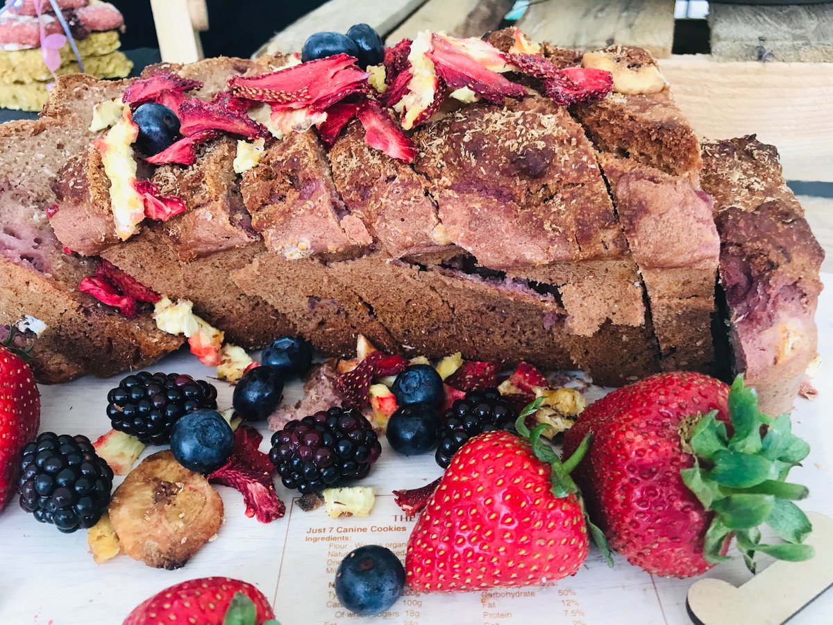 TheDogsDailyLtd's tweet photo. Our new range for dogs banana fruit bread yum yum #Dog #caninecompanionsforindependence #dragonsden #Harrods https://t.co/3WUhaEPcJF