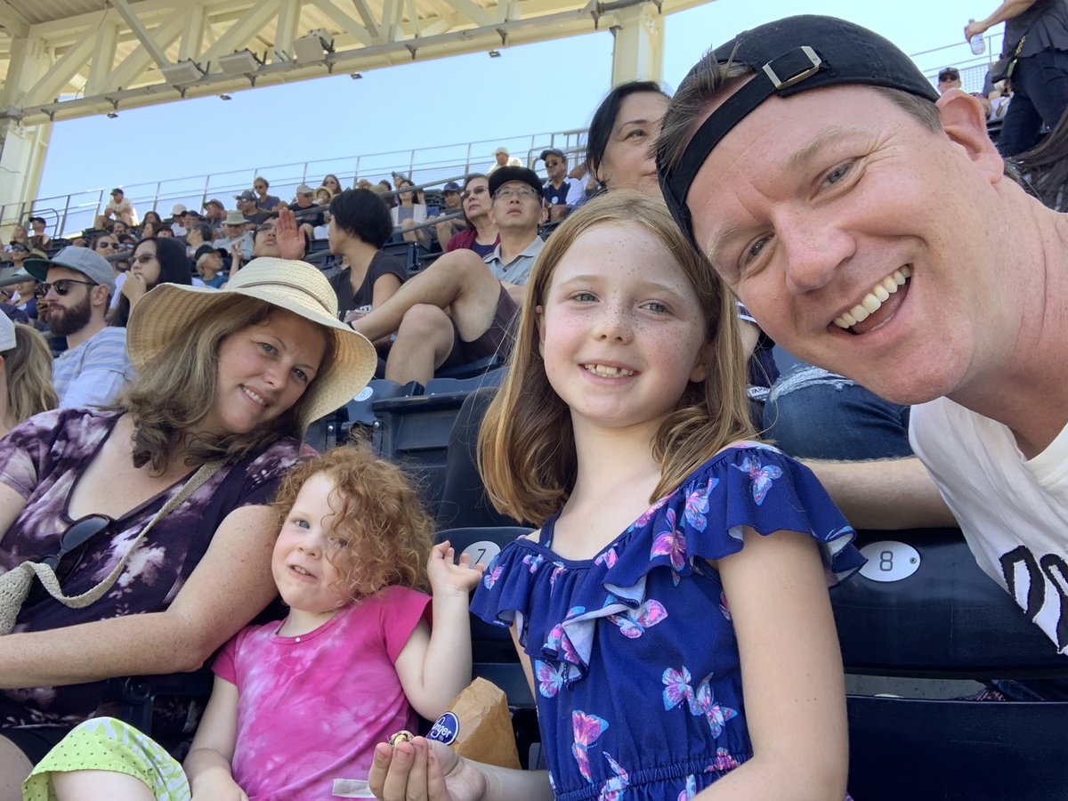 skitelinger's tweet photo. #FriarFaithful Padres!!! https://t.co/clSnnPZRUb