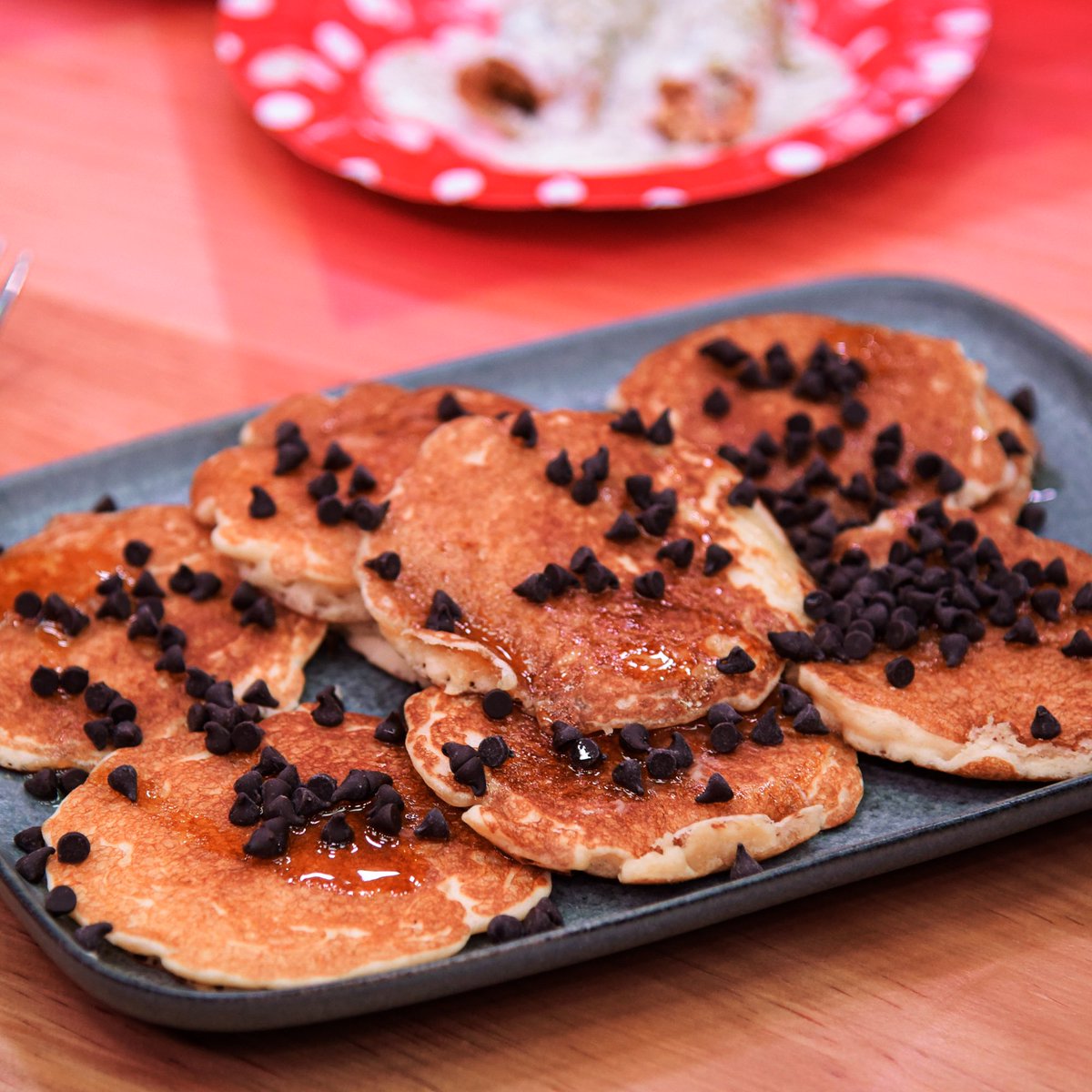 FrenteAlFuegoTV's tweet photo. Hot cakes, jicaletas, pepinos con chamoy, tacos dorados y un agua muy especial, es lo que prepararon #LasBárcenas en el último reto de eliminación, ¿lograrán llegar a la gran final de #FamiliasFrenteAlFuego? https://t.co/bgUymXHfLL https://t.co/rHrkTWaxYE