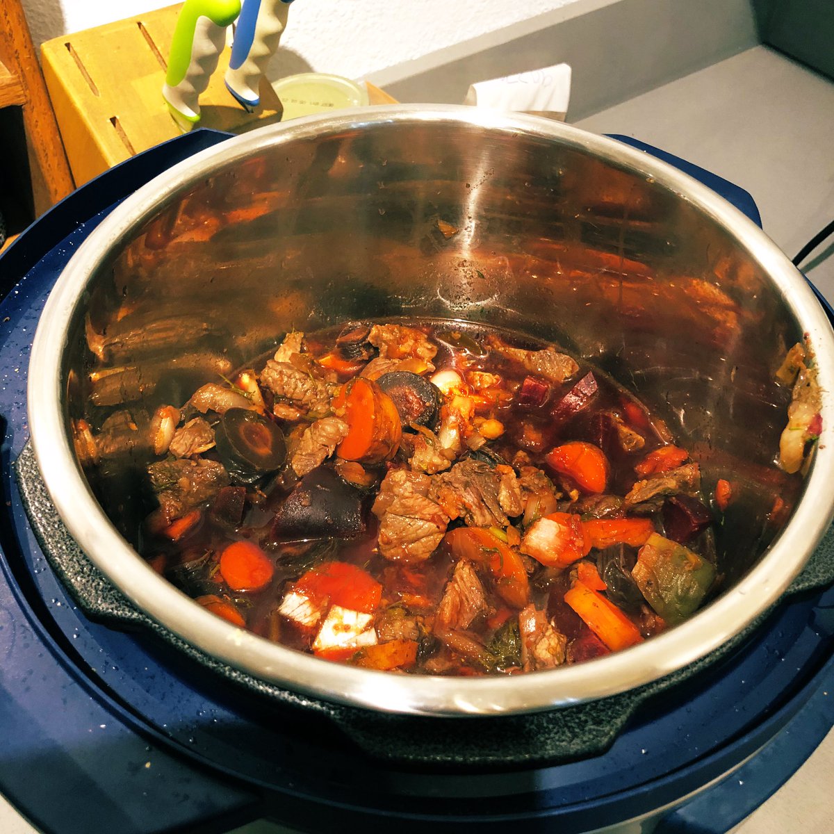 MutantCassidy's tweet photo. It was a pretty weird last couple days for me, but ending on a good note having finally built my shelf, got my closet organized and making Borsht in my Instant Pot 😎 #organizedAsFuck #instantPotLyfe https://t.co/94Y1xVmFJM