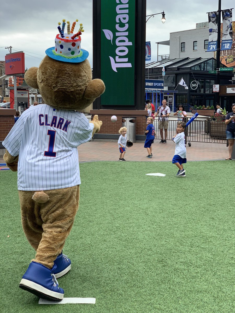 ClarktheCub's tweet photo. Had a blast with my #ClarksCrew pals at my birthday party today! 🐻🎂🎈 https://t.co/VQhcGSORfD