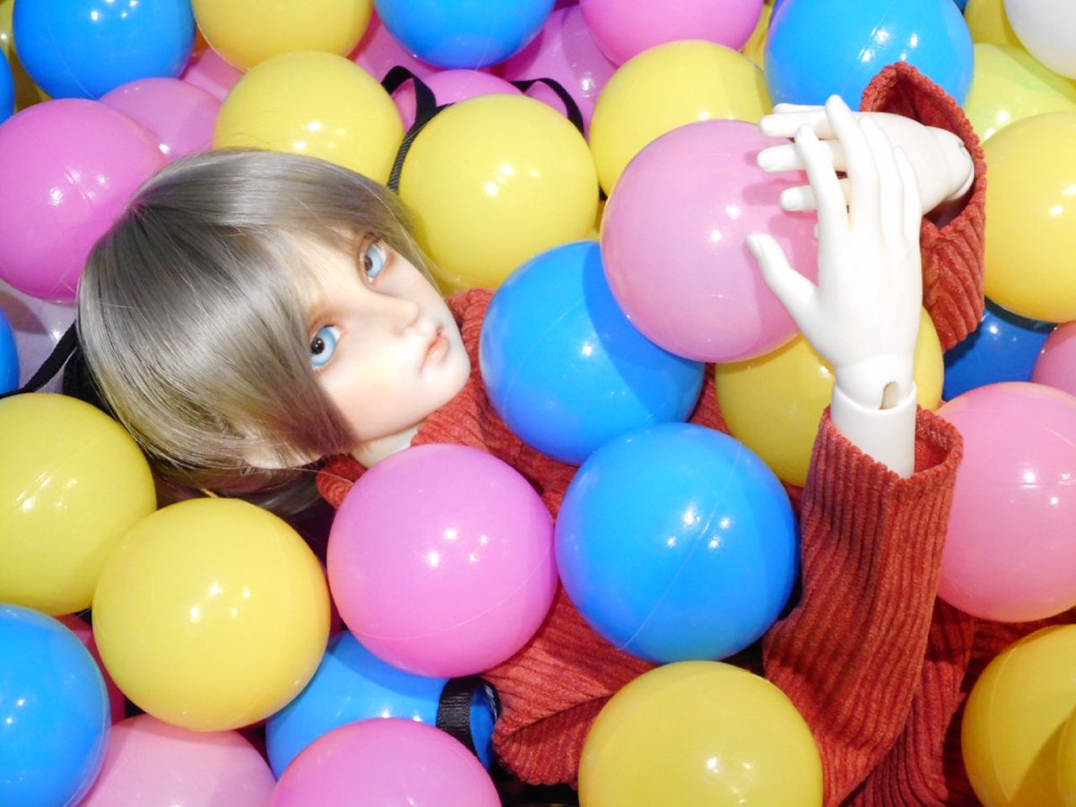 doll_zkr's tweet photo. 碧眼3姉弟妹。メーカーもヘッドやメイクの系統もバラバラなようでこうして見ると結構統一感あるような（写真がワンパターンなだけでは）
#MSD29
#myoudoll
#peakswoods https://t.co/huTj6bUHuJ