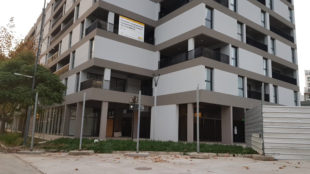 vecinos_bo's tweet photo. No te olvides del #BarrioOlimpico @horaciorlarreta, seguimos esperando que terminen las obras. Las familias están en riesgo. ¡Compromiso #ViviendaSiNegocioNo #IVCMiente #QueremosMudarnos YA! https://t.co/RExdPizxTO