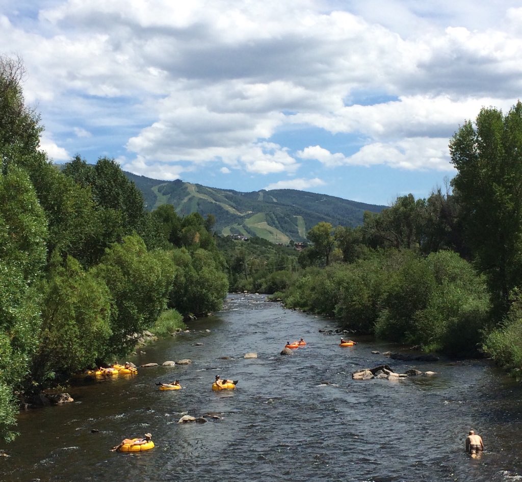 utapippig's tweet photo. Fitness Peeps, I send you Colorado Summer Greetings for a happy new week with fitness, training, new goals. Steamboat Springs: a great place to enjoy #running #hiking #kajaking☀️🚣 #mountainbiking. #mondaymotivation 💚😘#takethemagicstep https://t.co/KAp9dfabUl