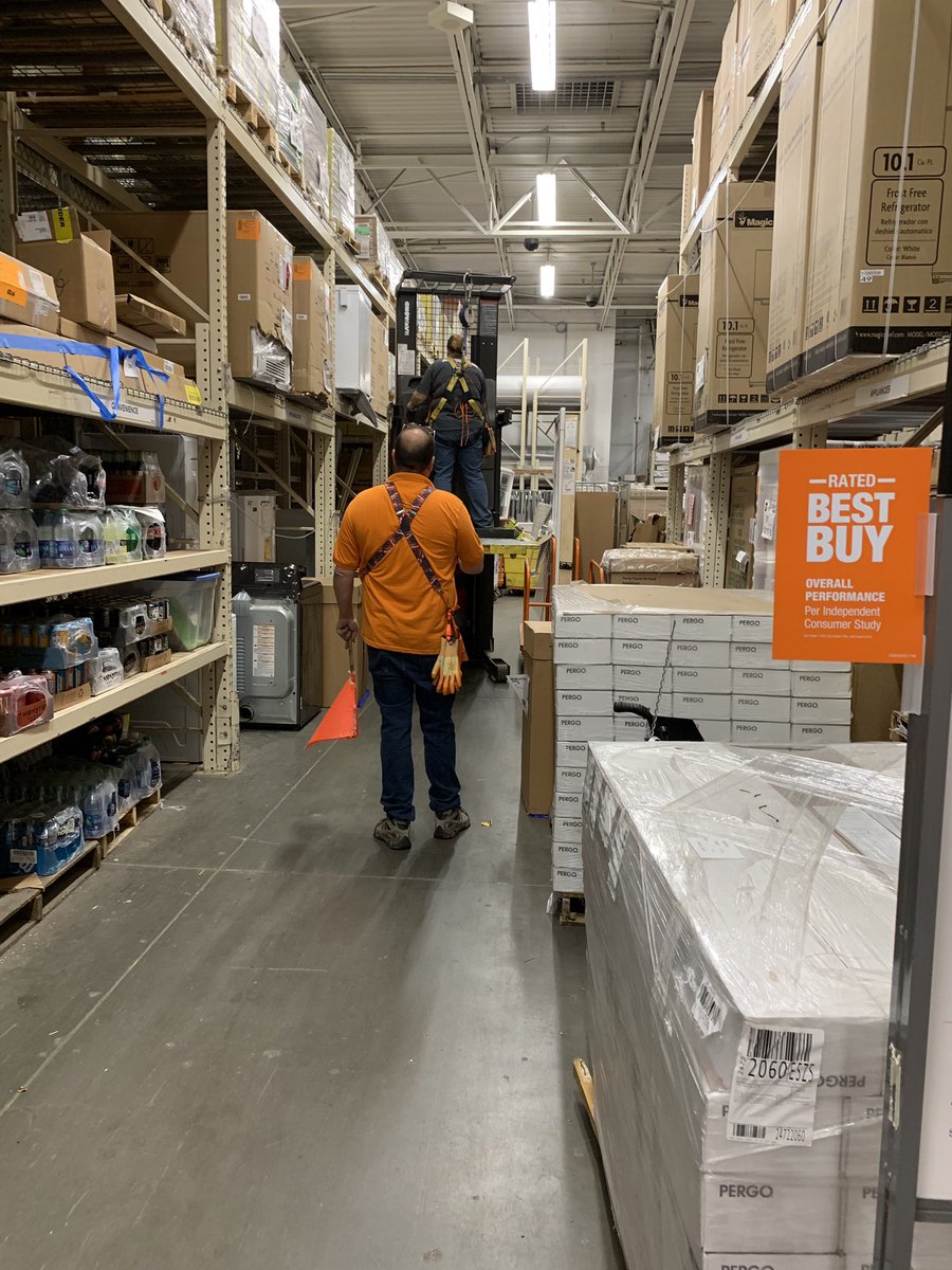 jessie25's tweet photo. Plumbing Associate Chelsea learning how to operate the OP safely. She did great! #sequimrocks #PNW4thewin Way to go @kenschaefer72 for being a good trainer. https://t.co/Y1n06Lhp95