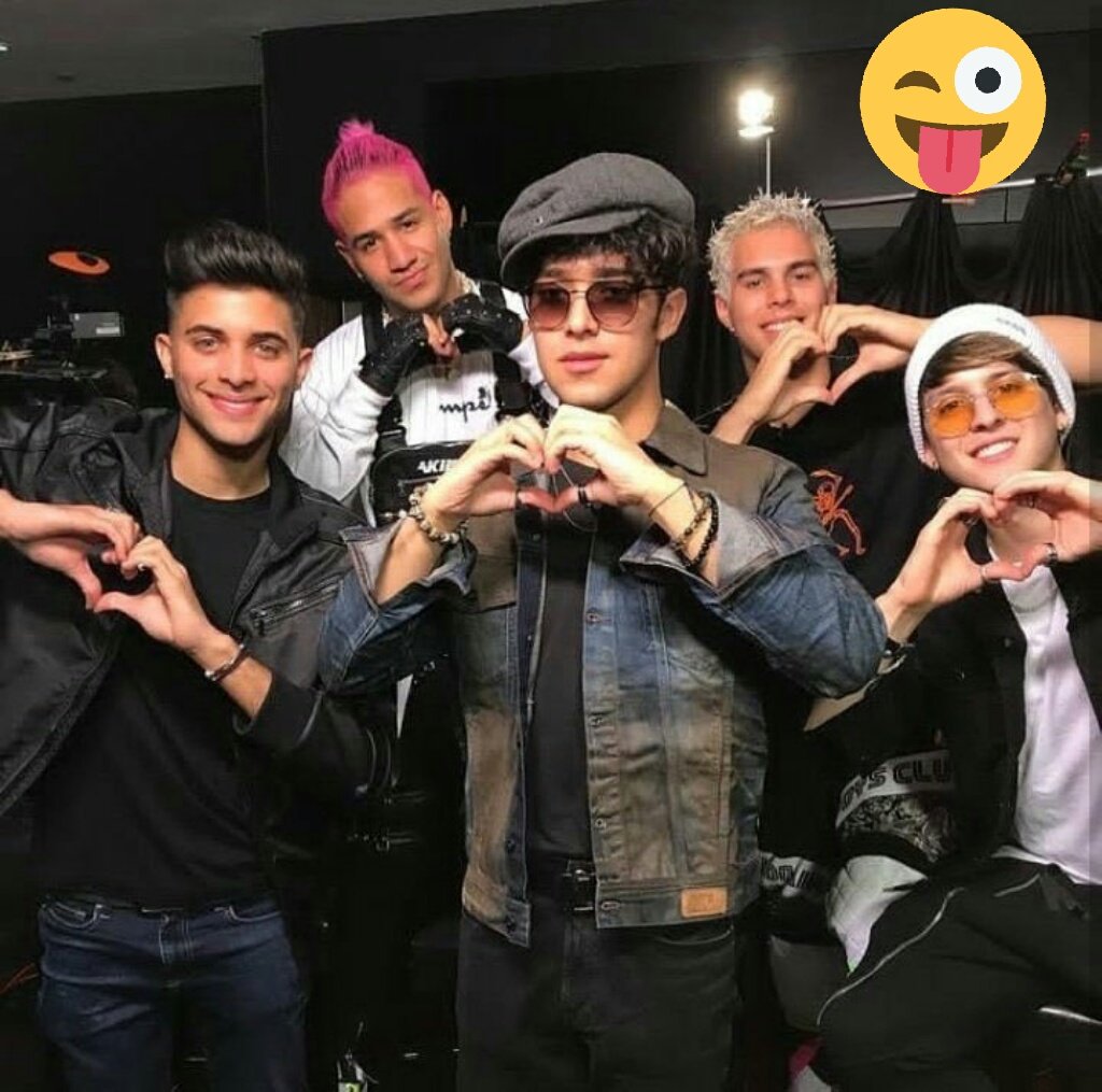 KarlaCncowner9's tweet photo. #TeenChoiceWarner #CNCOTeenChoice 
#CNCOwners  .... https://t.co/LXNFielUCA