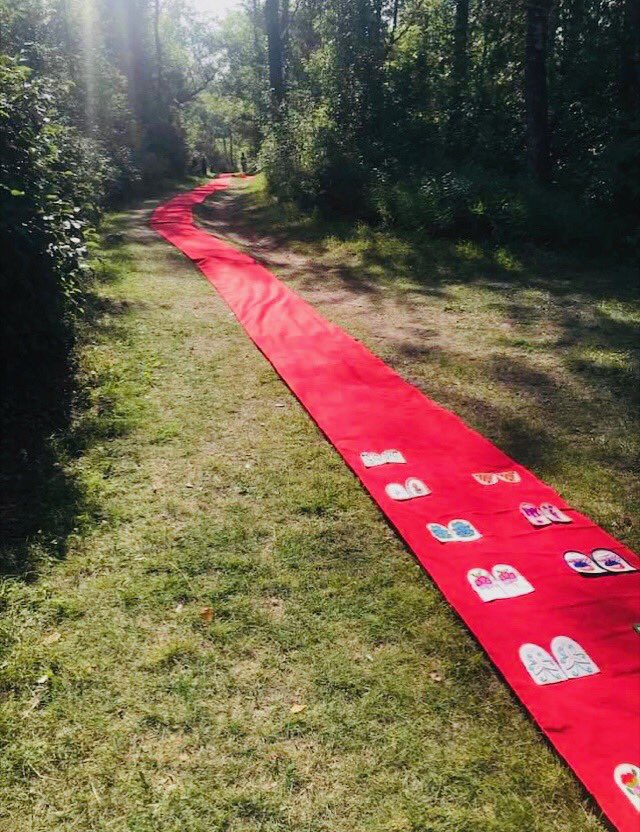 Nehiyahskwew's tweet photo. Walking With Our Sisters in Batoche is outside. The last installation is it’s first time outside. It is on the land, towards the river. 💕 #MMIWG2S (photo by Corky Larsen-Jonassen) https://t.co/OF2DmX5zMW