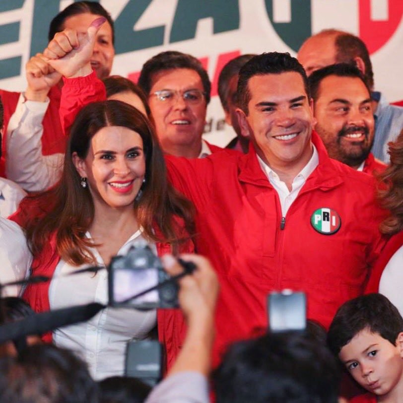 caroviggiano's tweet photo. Gracias a los miles de priistas que salieron a votar y a demostrar que somos más los que queremos una transformación que nos conduzca a recuperar el poder y la confianza de la gente. Gracias por su cariño y apoyo, no les vamos a fallar. #GanóLaFuerzaDeLaMilitancia https://t.co/SSxiAwWscD