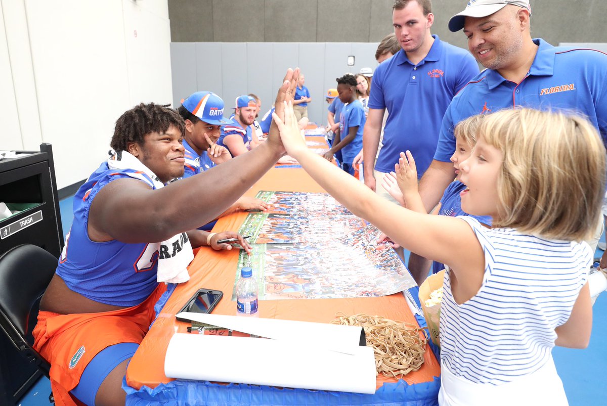 KingNick66's tweet photo. S/O to #GatorNation for pulling up DEEP to #GatorsFanDay ‼️ We can’t do it without y’all ‼️ 🐊🐊🐊 https://t.co/4M3XACNkmJ