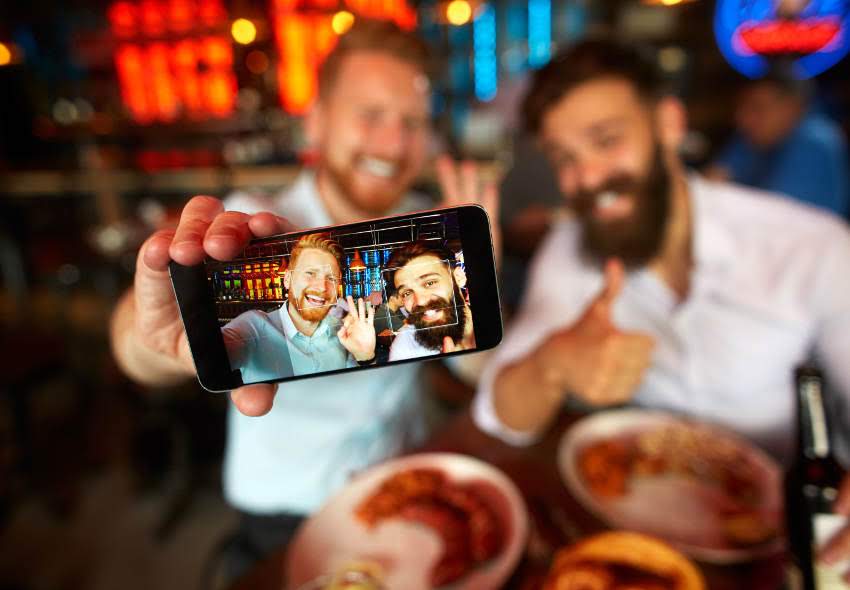 DigitalErrorStr's tweet image. Another automotive conference is coming up, raise your hand if you are going to take a selfie with an 'automotive influencer' that you absolutely fucking can't stand just because you know it will boost your online visibility the moment you post it. #fakesells