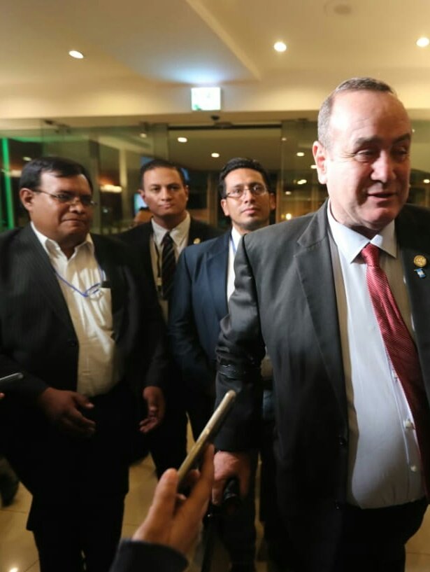 GuatemalaPost's tweet photo. @DrGiammattei ya da por hecho la victoria, la sede del partido se prepara para la celebración en la sede. @SandraTorresGUA aún no se pronuncia sobre su segunda derrota como candidata a la presidencia de nuestro país. #Elecciones2019GT https://t.co/XkbS6eRv39
