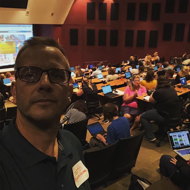 GarthHolman's tweet photo. Had a great time presenting to a big crowd at #sparcc  All 140 were involved and enjoyed the workshop. https://t.co/jUfglKfr5R