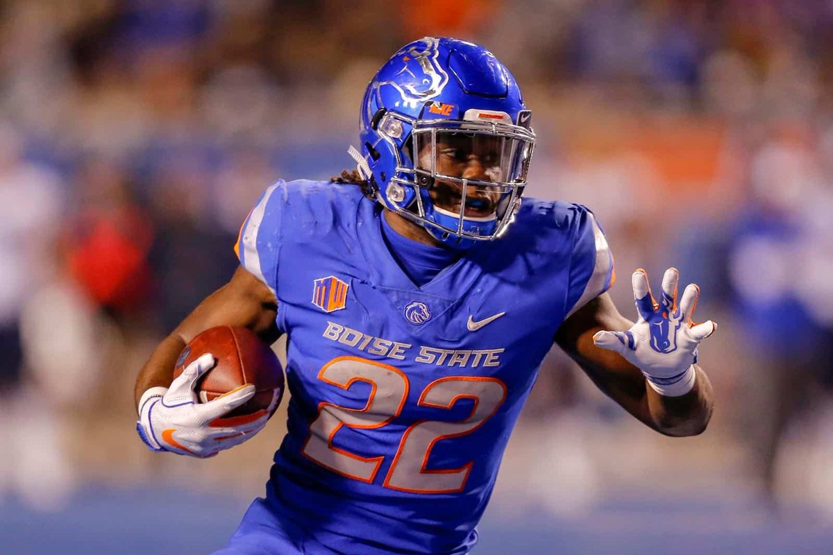 dclew_22's tweet photo. Blessed to receive an offer from Bosie State university!!!! #BleedBlue @Coach_Lengyel @ClemensBuffsFB https://t.co/6ClVEmHwJy