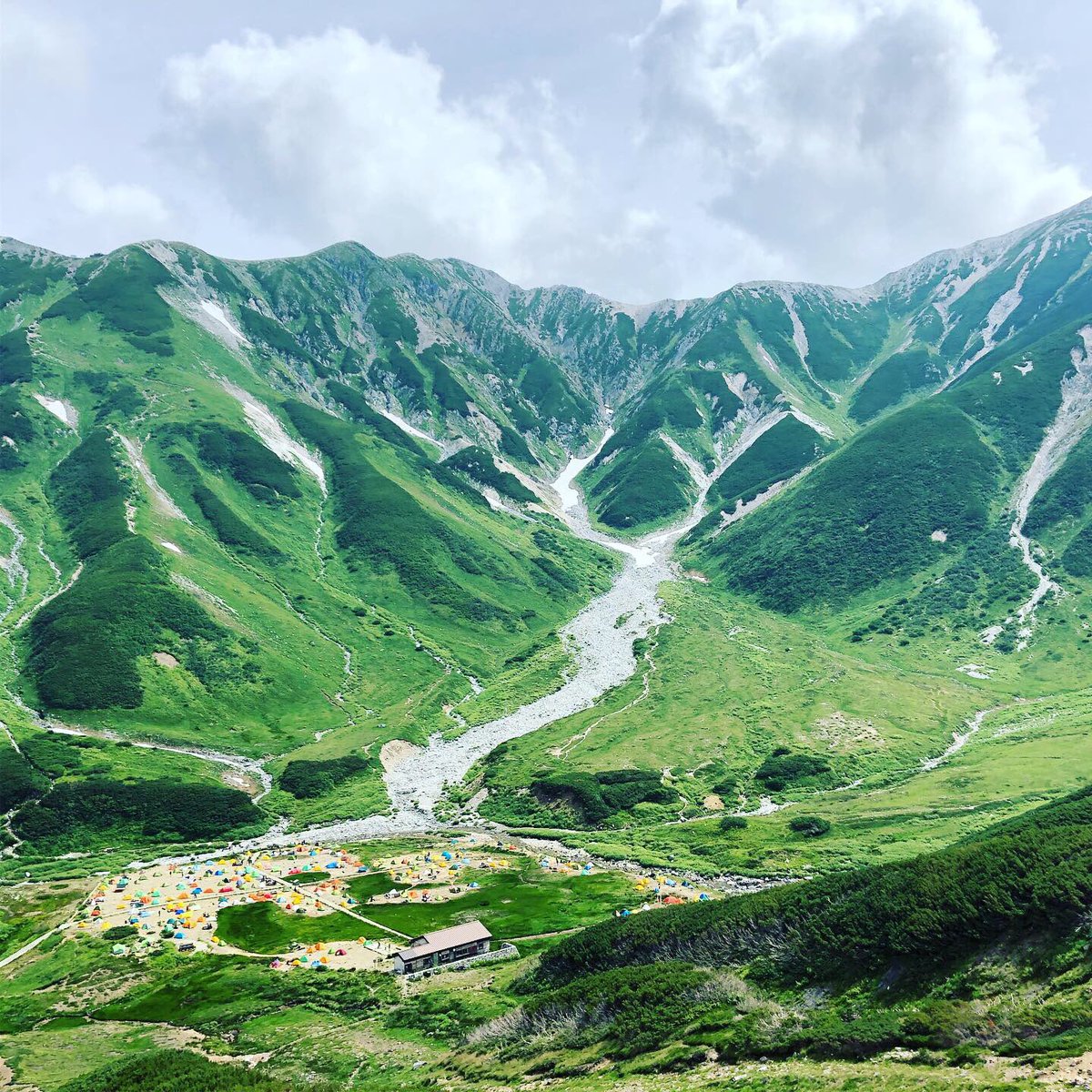 ゆうへい とやま暮らし 富山観光 お出かけ Pa Twitter 本日の雷鳥沢 緑がめっちゃ綺麗やし 風も涼しい 控えめにいっても最高です なんもない富山を楽しむ 雷鳥沢 雷鳥沢キャンプ場 立山 夏休み 夏 涼しい 景色 絶景 富山 緑 最高 なんもない富山