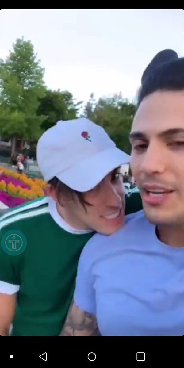 asbelejo21's tweet photo. Ay no como no derretirse de amor @AlejoIgoa @asbelnazar  🌹👬😍🙏 https://t.co/EoeVe6Numm