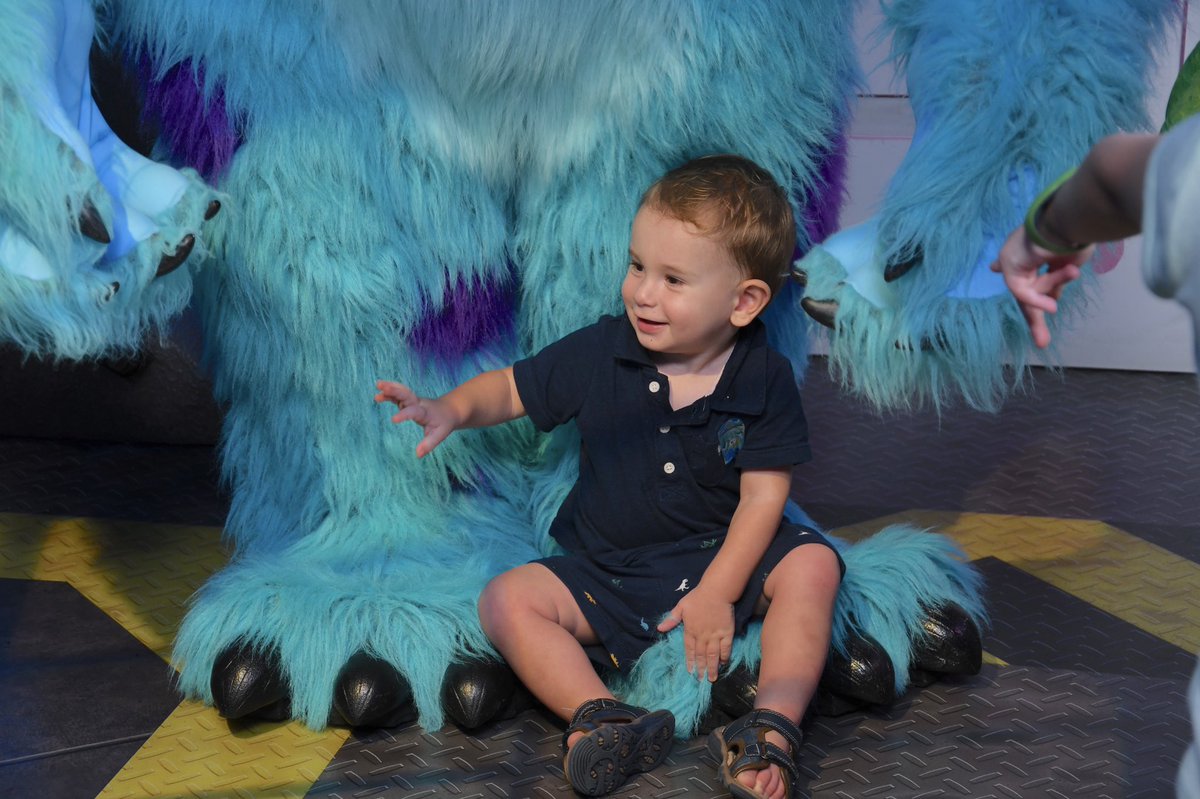 BanksLee's tweet photo. We took the kids to meet Mike &amp; Sulley today and Oliver took to Sulley so quickly, he didn’t want to leave. https://t.co/HOm4OF1TGf