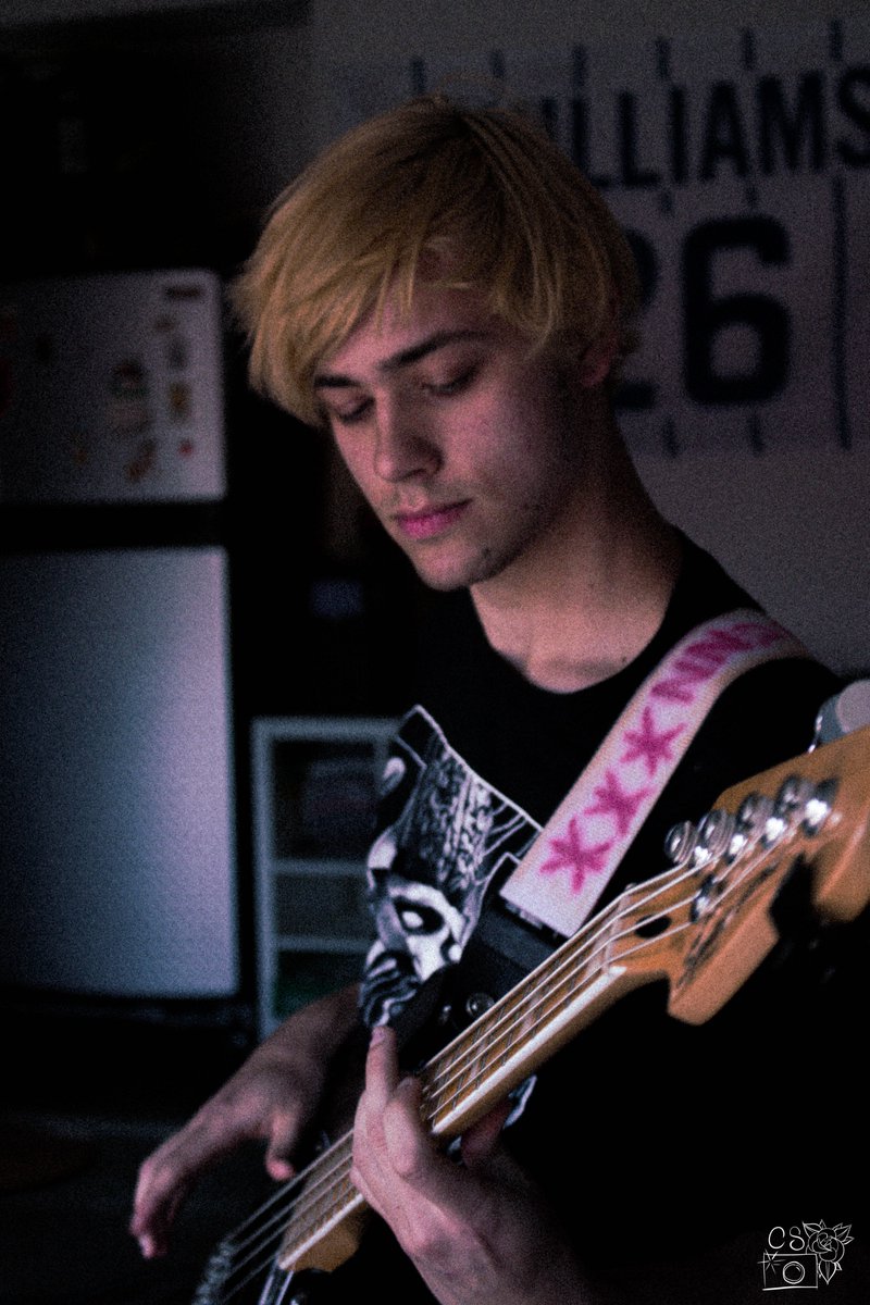 GirlxAlrighty's tweet photo. Brian Sees Stars
913 fest, Barrington
August 9th 2019 https://t.co/2oJ5VrxlEK