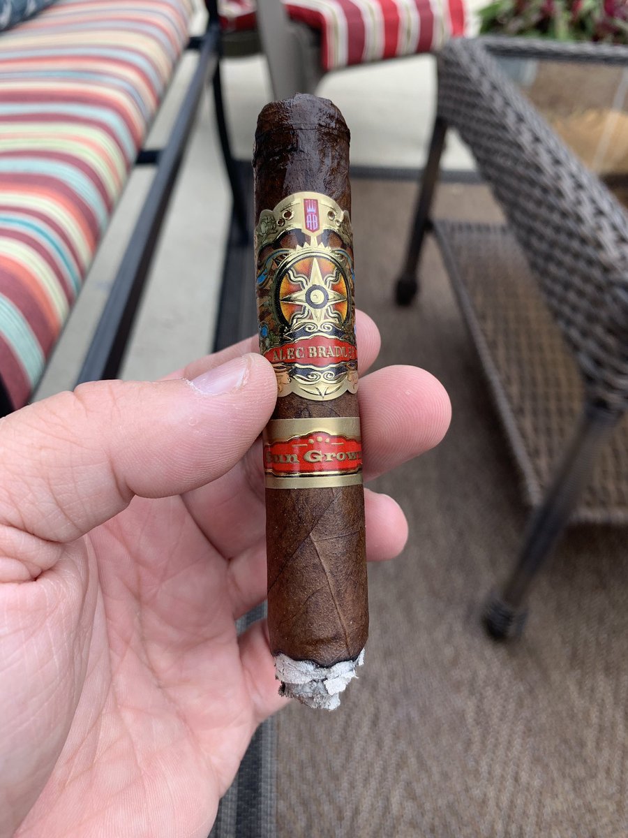 Enjoying a great <a href="/alecbradley/">Alec Bradley Cigars</a> Sun Grown from <a href="/FamousSmokeShop/">Famous Cigars</a> on a beautiful Sunday afternoon