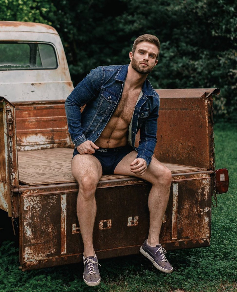 Embry Moore tweet media