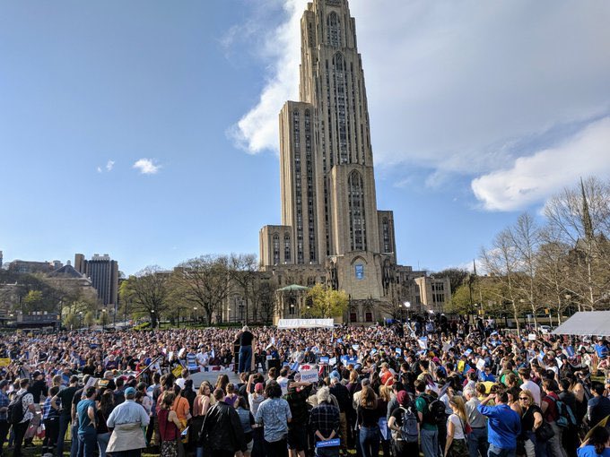 DanRadzikowski's tweet photo. @GotSumtinToSay @Analilia_Mejia @Bern4POTUS @katalin_pota @KimberlyforIowa @rontkim @asherayers @MeetMichael_ @OFB2020 @People4Bernie @openthewindow5 @Celentra @PoliticalAnt @Rouell3 @ChuckRocha @fshakir Exhibit D: #BernieInPittsburgh #BernieInPA #Bernie2020 https://t.co/1Vgm249rB6