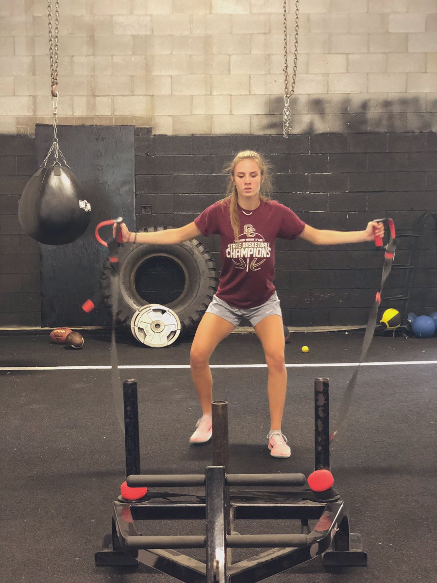 PylesElite's tweet photo. A HUGE congratulations to our newest college commit, @eden_gainer ! She has taken her talents to American University of the Patriot league🇺🇸🏀🏃🏼‍♀️ congratulations on the success and much more to come! https://t.co/5AwkLUsAkR