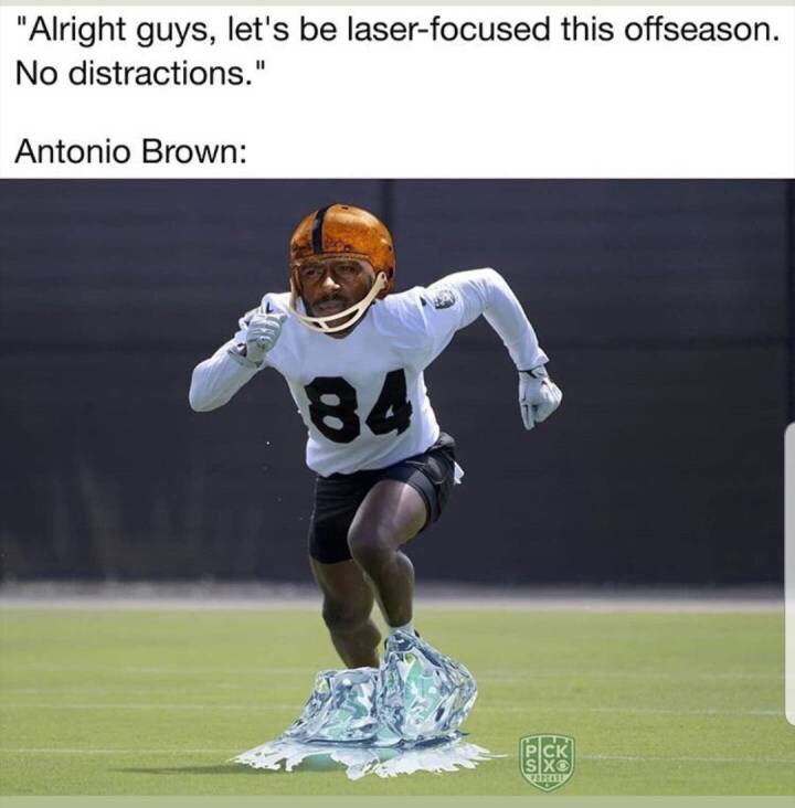 Team_OOS's tweet photo. Antonio Brown be like... https://t.co/vet3sN9Kne