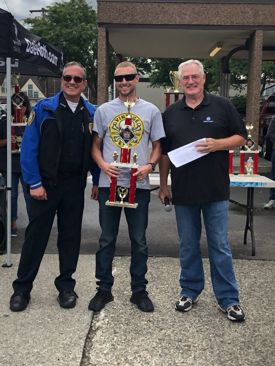 CityOfSumnerWA's tweet photo. Chief Moericke gave out the Most Likely to Be Pulled Over Award, but the winner must have took him at his word and left before we could get a picture with the car! #Sumner #ClassyChassis https://t.co/kCkXQliFZN