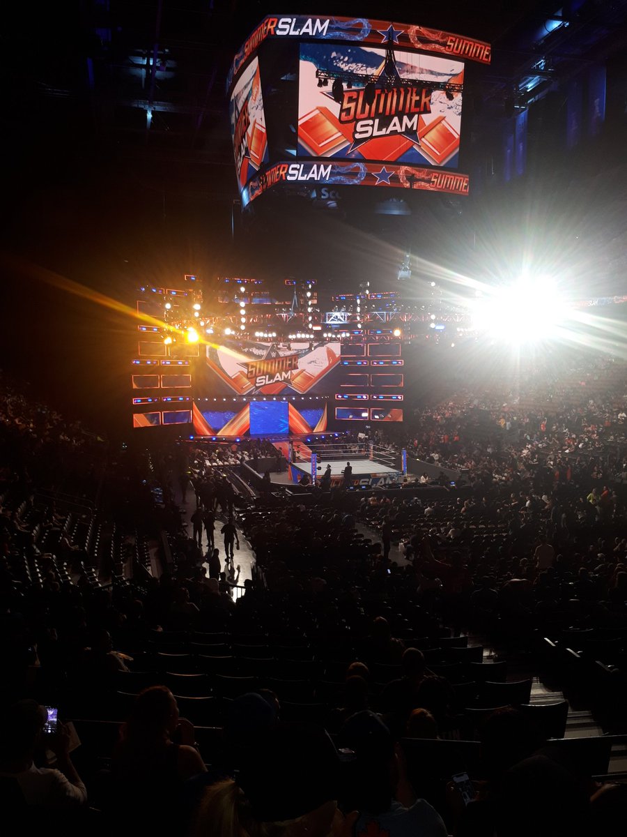 Novice_Vanner's tweet photo. @dishragz2818 comes through yet again with some good seats at a prime event #SummerSlam https://t.co/ta8VbjiEHI