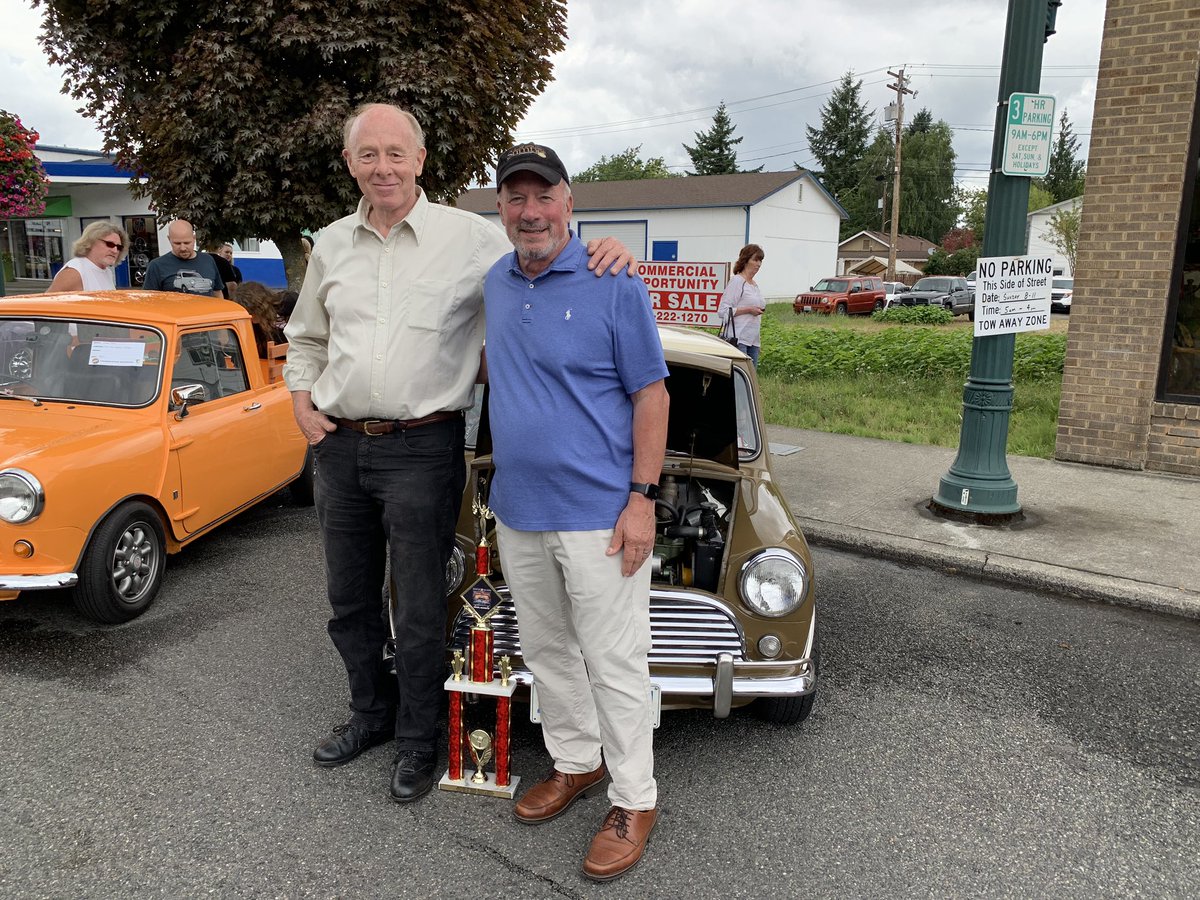 CityOfSumnerWA's tweet photo. Mayor Bill Pugh awarded this little gem from Australia with the Mayor’s Rhubarb Pie Award! #Sumner #ClassyChassis @SumnerMayorBill https://t.co/ScGEDyFtt0