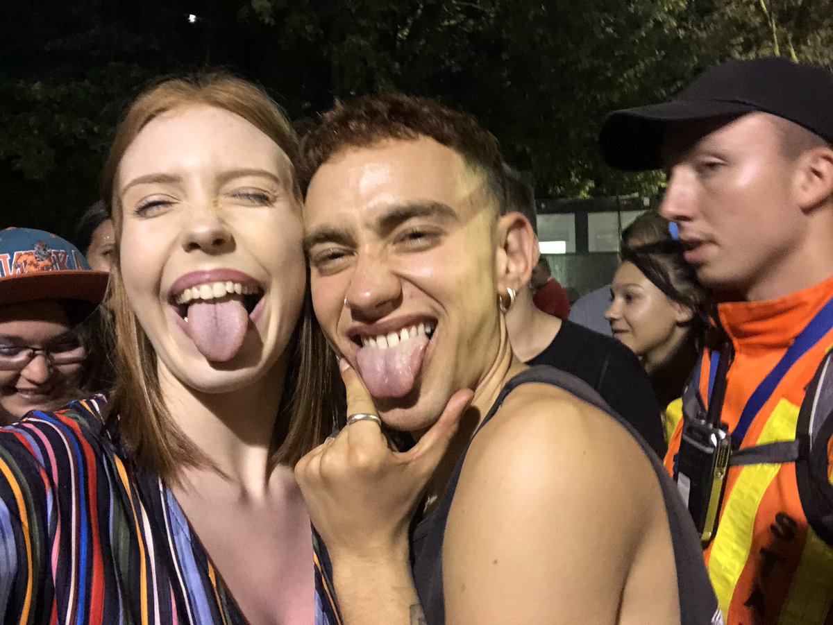 outofmyoblivion's tweet photo. this is so adorable, im gonna die!!! 😭🙈🥰
@alexander_olly literally no words can explain how happy I am right now, it was such a pleasure to finally meet you❤️ the show was incredible and you were so so so nice, ilysm, see you next Saturday in Poland 💖💕 https://t.co/YcmhyG1MSU