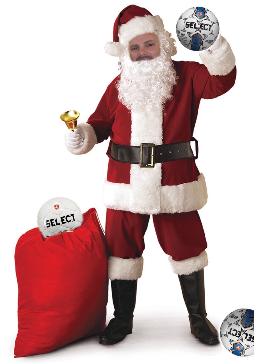 LDGS_'s tweet photo. Okay people, tomorrow morning 8 AM Santa’s comin’ to town! #PreseasonEve #SANTAAAA https://t.co/w8I5JaGprW