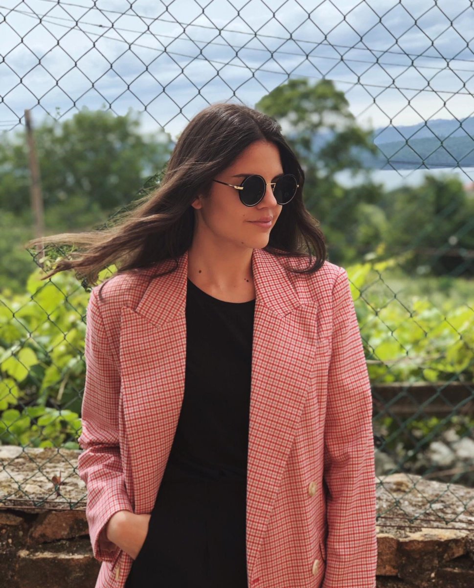 Optimil_oficial's tweet photo. En #srowl tenemos modelos de gafas de sol que pegan con todos tus planes de verano. Ven y conoce nuestra colección. #optimil #eyewear https://t.co/mMp013UL6h