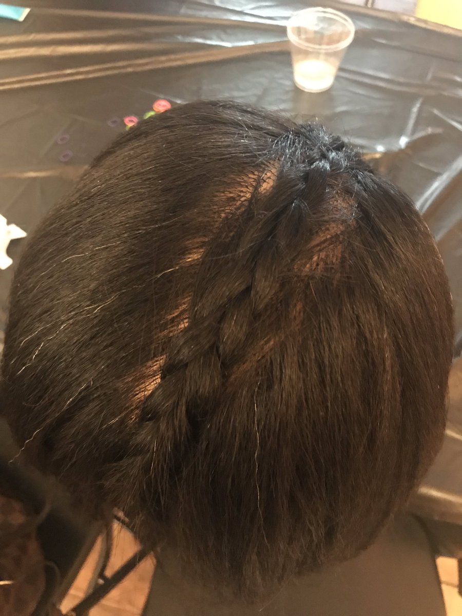 koricoleman_'s tweet photo. I learned how to braid today! Still have a long way to go but I’m proud of myself. It’s all thanks to @OkSoMikki #oksobraid workshop! Sign up for her newsletter so you don’t miss the next session! https://t.co/l9HFwCZwXd
