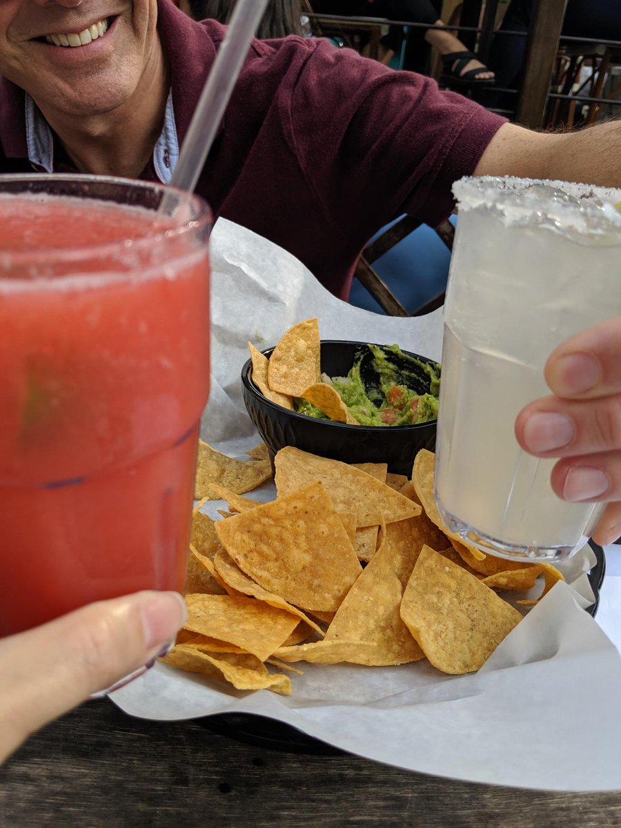 TeamFoxRunnerJR's tweet photo. A few #margariras and chips @LucysCantinaNYC  before the @HootieTweets  show @TheGarden ! Hoping she will  "Hold My Hand" and I will tell her "I Only Want To Be With You". #Hootie #TheBlowfish #CrackedRearView25 #ImperfectCircle https://t.co/eGxgGrZFCI