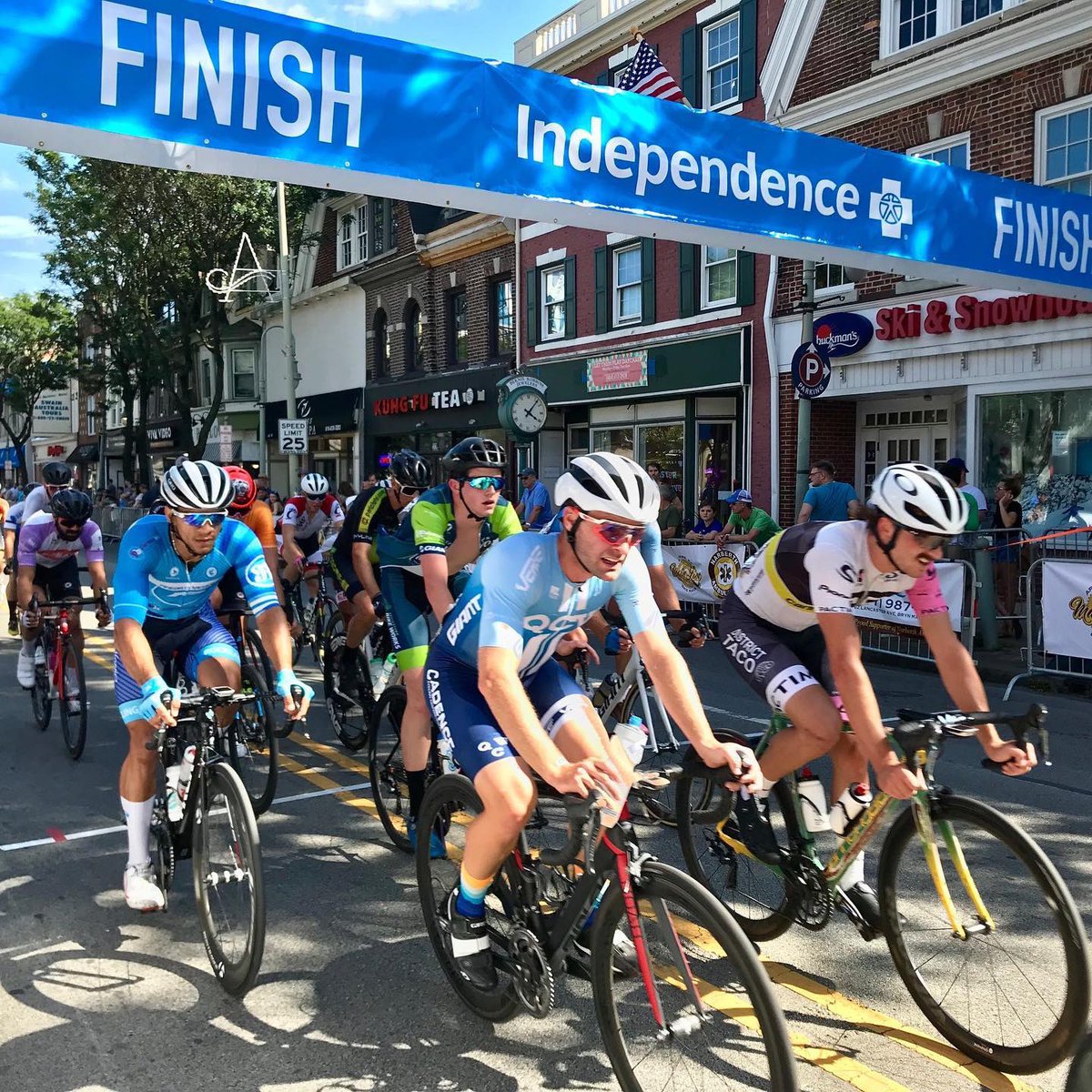 ArdmoreBusiness's tweet photo. Crossing the finish line! ๐ดโโ๏ธ๐ดโโ๏ธ #ardmorepa #mainline #mainlinepa #mainlinebikerace https://t.co/bWIgX460mE