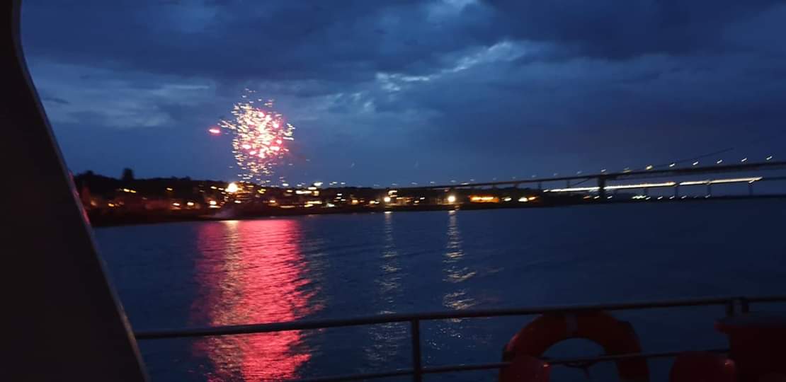 socialsandi1's tweet photo. There is only two weeks left till @Maidoftheforth Festival Firework Cruise.  
Going to be spectacular with the sky light up and the water having a glow of colour. 
Bring on the 26th August. 
#MaidOfTheForth #Fireworks 
#Festival #Cruise https://t.co/2uiU6z6dwK
