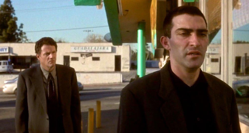 After a while crocodile. See you later alligator after while crocodile. Человек-овца малхолланд. Seen in a while. Аллигатор мемы.