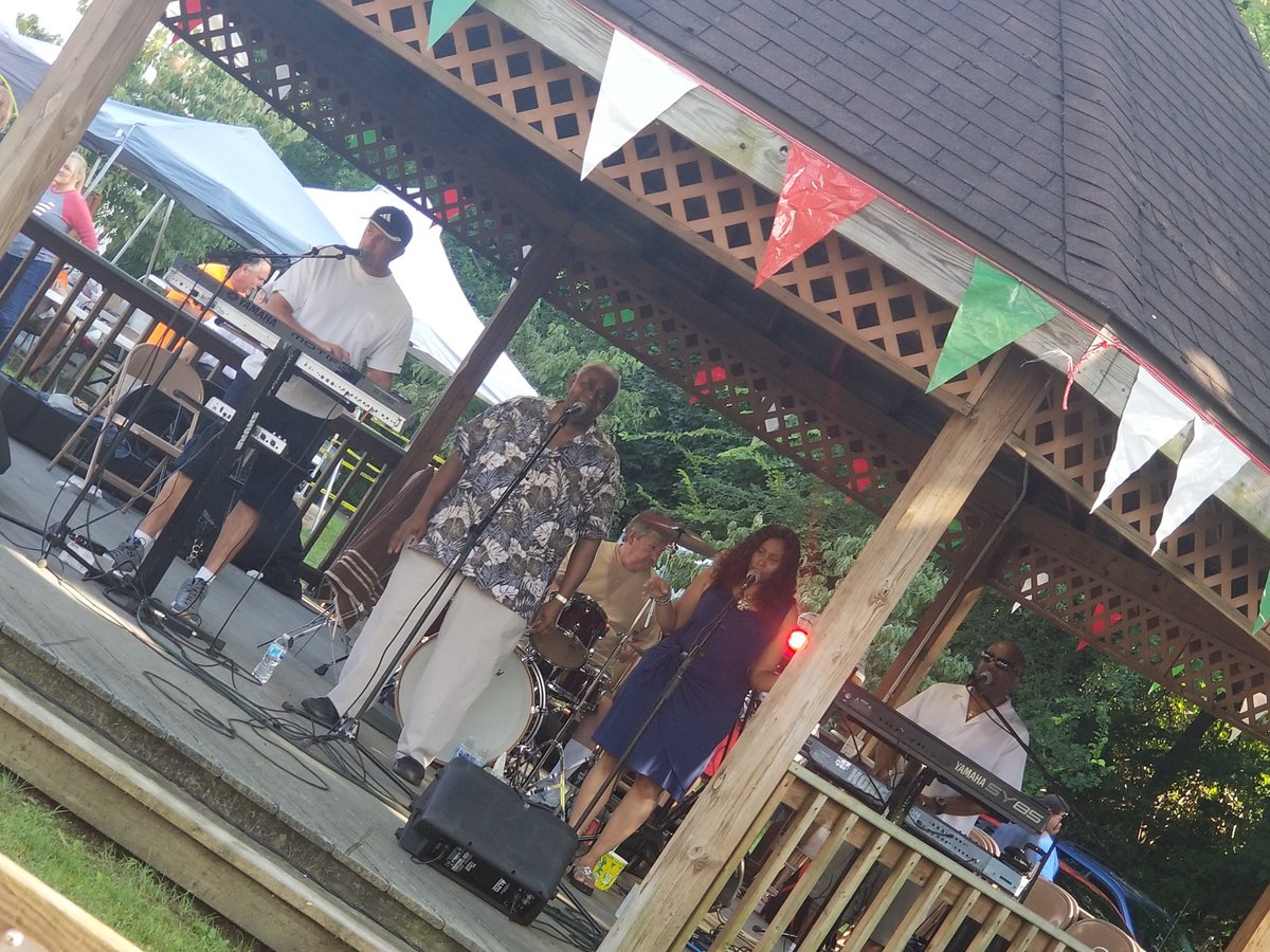 loricis17's tweet photo. When you have a SuperStar Airman, Serves in @910AW Chaplain office during day and sings for the Community Fundraiser late afternoon🙏💙❤ #BleedBlue #Liz #MSGT #910STRONG https://t.co/AsVjsuSilT