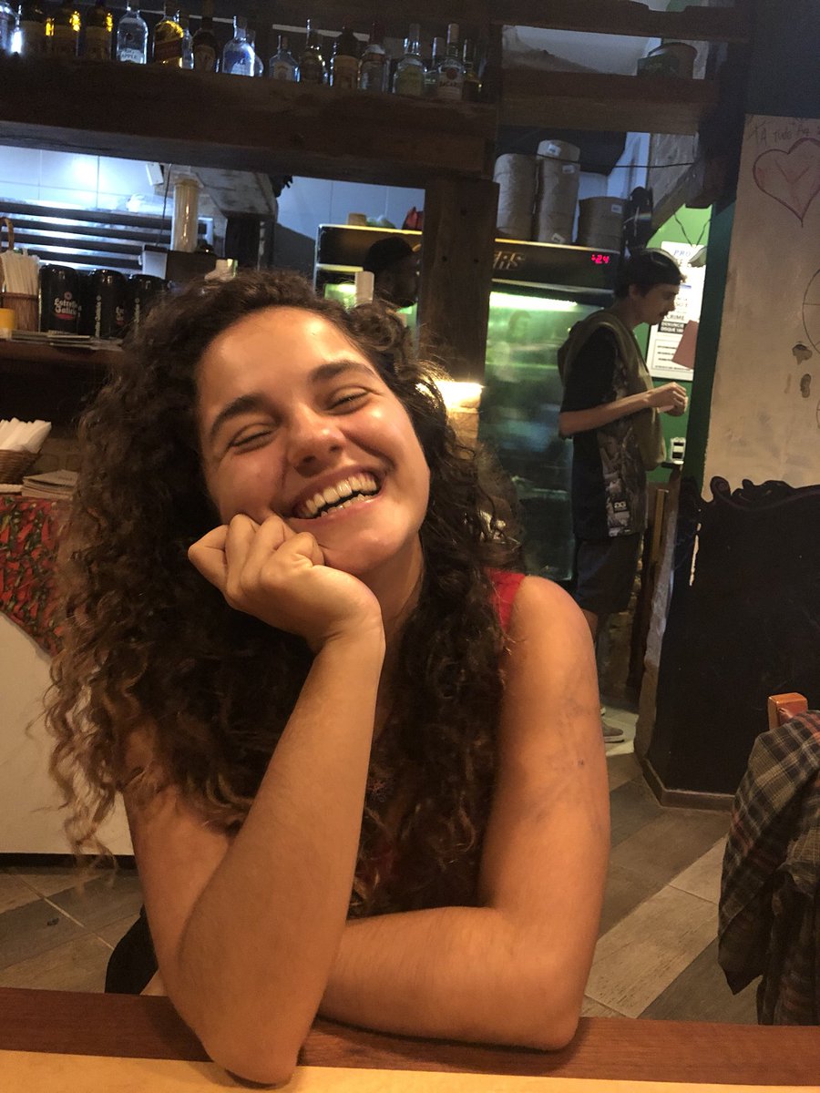 paolabuzzone's tweet photo. Risadas não abrem só sorrisos, abrem também o coração.

Uma frase que me faça rir e amolecer meu coração: https://t.co/rugbvRdNAd