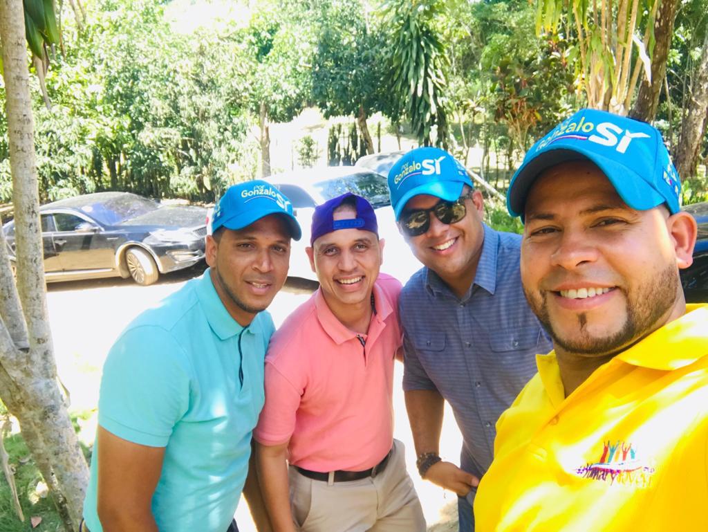 RoelviV's tweet photo. Por eso me voy con #GonzaloPresidente2020 #GonzaloCastillo  con el si seguimos para llevarlo a presidente https://t.co/gQUi9lUSTS