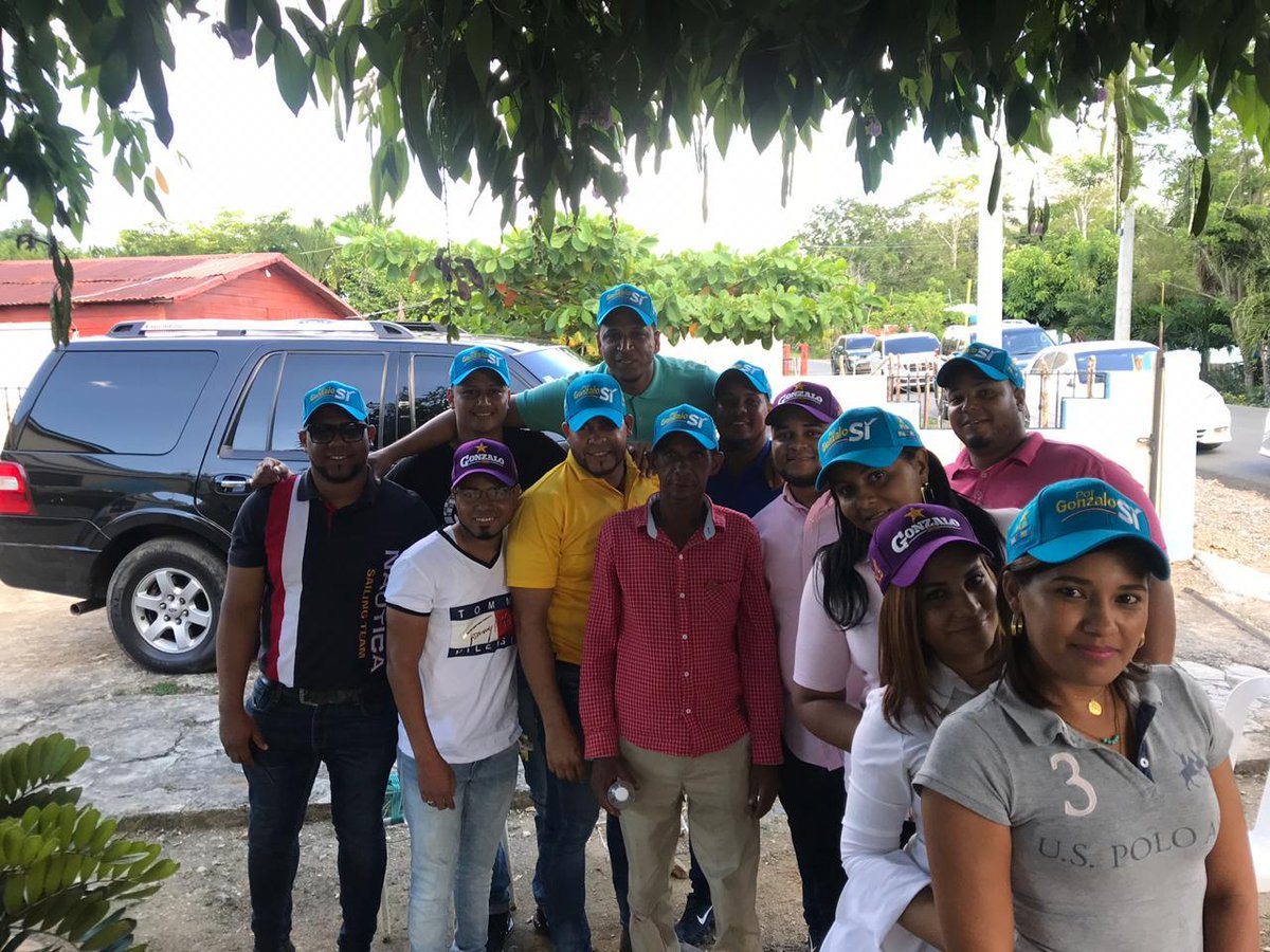 RoelviV's tweet photo. Por eso me voy con #GonzaloPresidente2020 #GonzaloCastillo  con el si seguimos para llevarlo a presidente https://t.co/gQUi9lUSTS