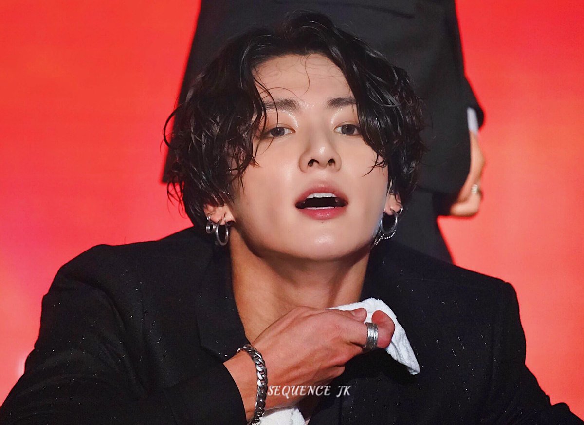 chansunbaenim's tweet photo. if you see this, you're obliged to:

like if he attacked you
rt if he attacked you
reply if he attacked you

I'M TRYING TO PROVE A MF POINT, OKAY? OKAY. https://t.co/W3kwS9jxX2