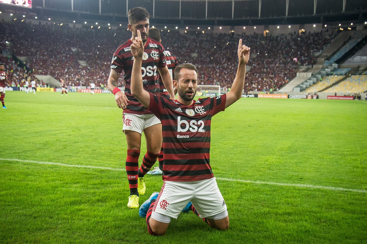 Flamengo's tweet photo. Uma ótima noite, Nação! 

Amanhã, na parte da tarde, voltamos aos trabalhos no Ninho do Urubu! Vamos com tudo! #CRF 🔴⚫️

📸 Alexandre Vidal https://t.co/OAmCp0iuT6