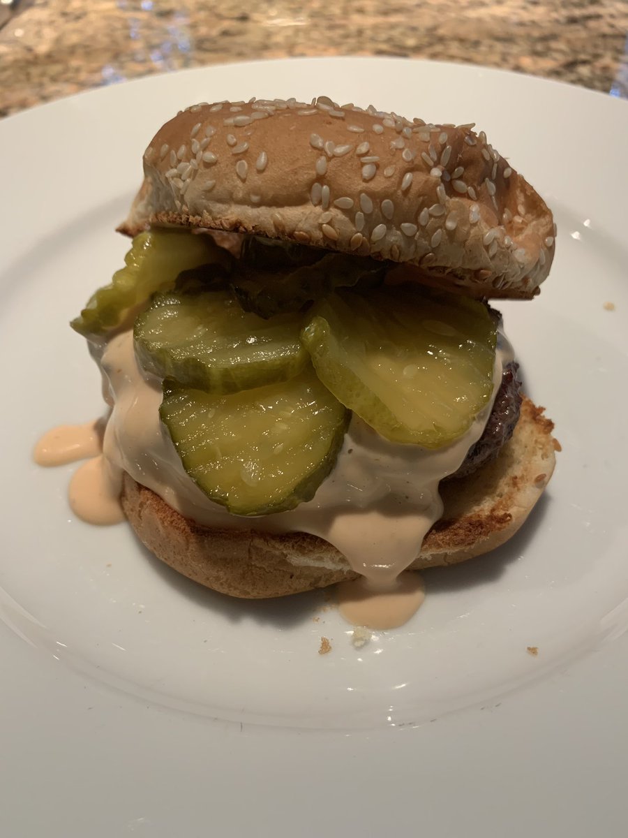 EllisonLynne's tweet photo. Sunday night burger. #RespectTheBunPromotion https://t.co/cUYdASuQU3